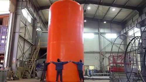 工业巨人的诞生 一座巨型塑料水箱的制造与植绒工艺之旅